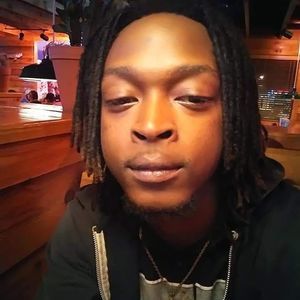 Meet your Posher, Levi